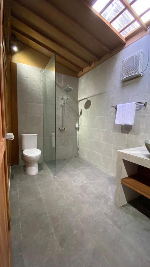 Villa Lova Sambirenteng Gretek Εξωτερικό φωτογραφία