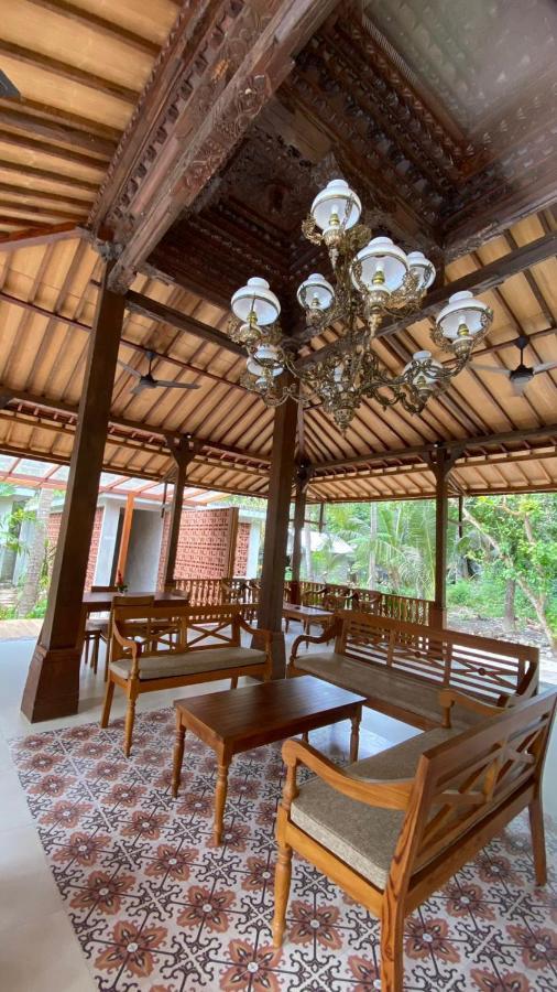 Villa Lova Sambirenteng Gretek Εξωτερικό φωτογραφία